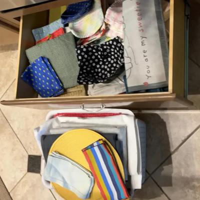 Drawer Plus of Kitchen and Dining Table Cloths, Napkins, Potholders And Towels 