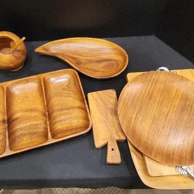 Wooden Serving & Entertaining Set Plates & Bowls