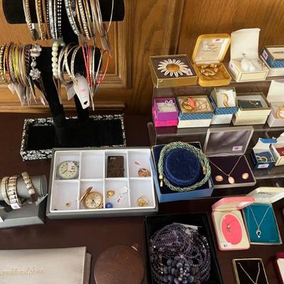 Sale Photo Thumbnail #40