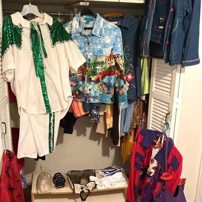 Women’s Casual Clothing Featuring Flamingo Road & Accessories