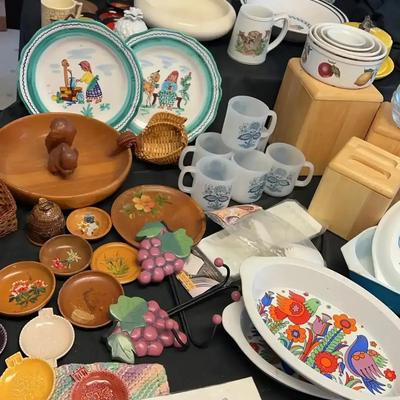 Kitchen Dishware Featuring Royal Crown & Pyrex
