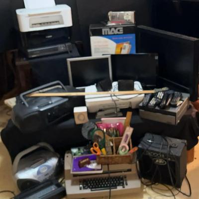 Electronics Collection Featuring Canon, Sanyo, Dynex & Peavey