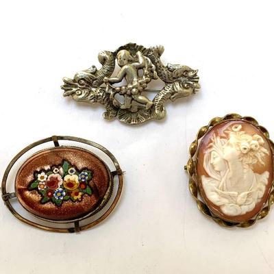 Sale Photo Thumbnail #26: Antique Victorian costume jewelry 