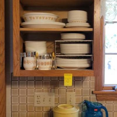 Sale Photo Thumbnail #28: Corelle, and Pyrex x2