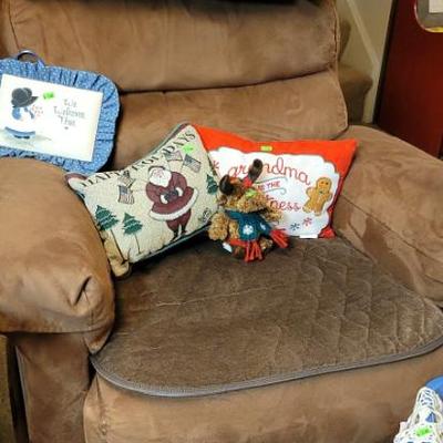 Sale Photo Thumbnail #102: Lift Chair