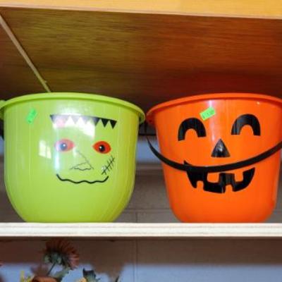Sale Photo Thumbnail #149: Buckets