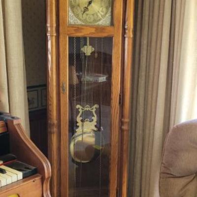 Sale Photo Thumbnail #10: Ridgeway Grandfather Clock