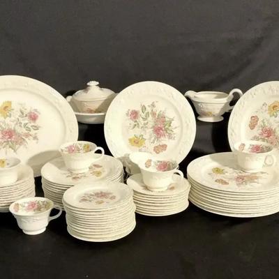 Homer Laughlin Eggshell Dinnerware Set