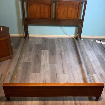Vintage Wooden Bed Frame (Full)