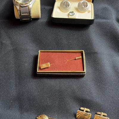 Armitron Men’s Watch & Cufflinks/Tie Tack Sets 