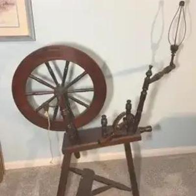 Wood Antique Spinning Wheel 