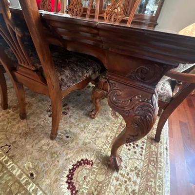 Dining table leg
design 