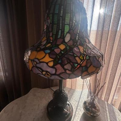 Tiffany-like table lamp