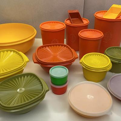Tupperware Kitchen Lot – Canisters, Large Bowl & Storage with Lids