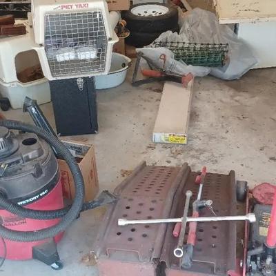 Garage Tool Lot – Hydraulic Jack, Car Ramps, Speed Handle & Shop-Vac