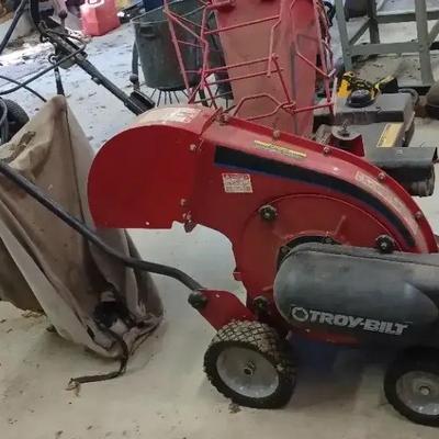 Troy-Bilt Chipper-Vac – 5HP Tecumseh Engine – Untested