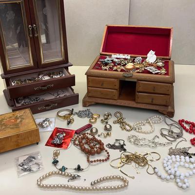 Vintage Costume Jewelry Collection – 3 Jewelry Boxes & Ladies Wristwatch