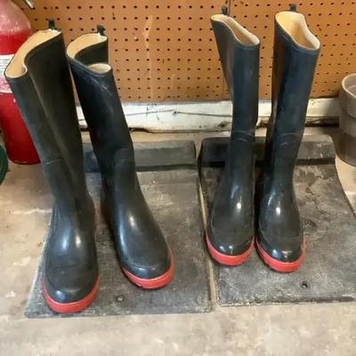 Pair of Weather Spirits Rubber Work Boots with Easy Stop Tire Stoppers