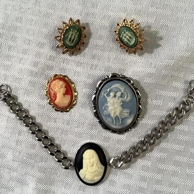 Costume Cameo Collection (4)