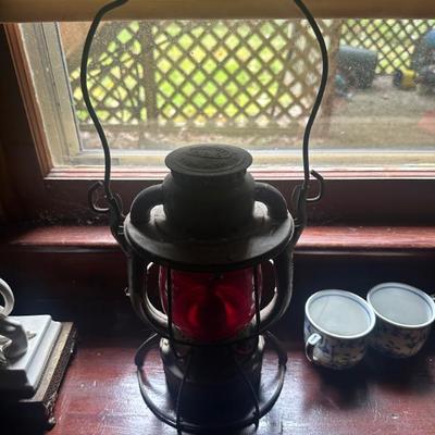 Sale Photo Thumbnail #13: Dietz lantern 
