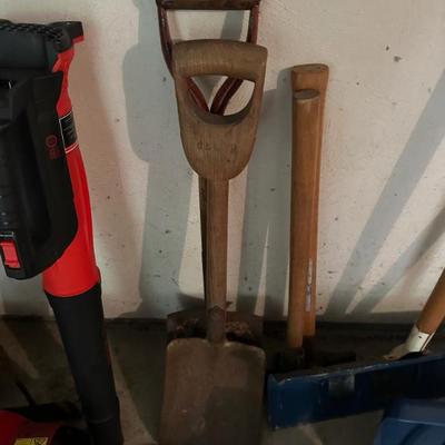 B&M railroad wooden handle shovel 