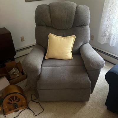 Sale Photo Thumbnail #9: Lift chair 