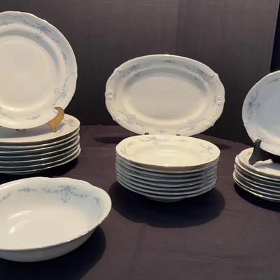 Chodziez Poland Porcelain Dinnerware Set – 26 Pieces