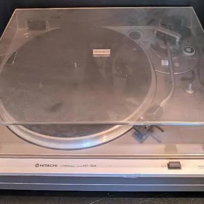 Vintage Hitachi Turntable Model HT-324 – Tested for Power Only
