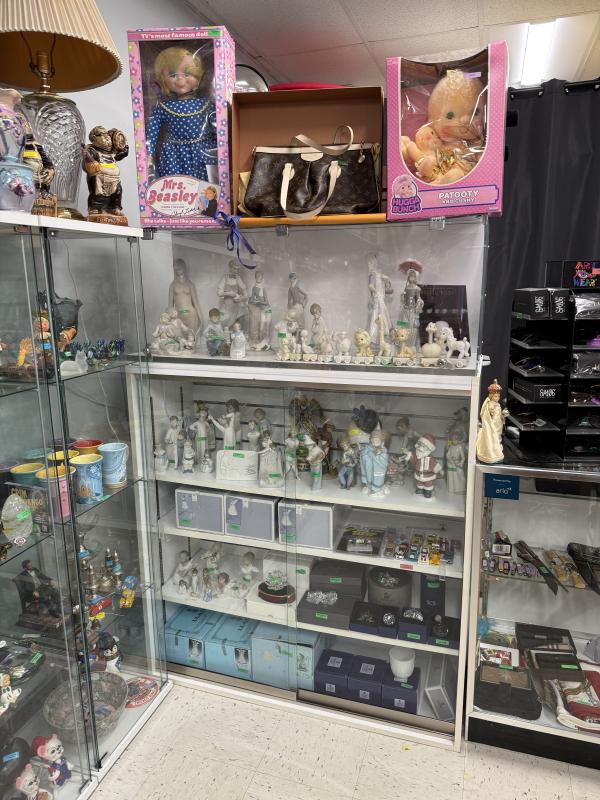 Sale Photo Thumbnail #31