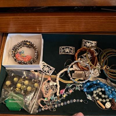 Sale Photo Thumbnail #278