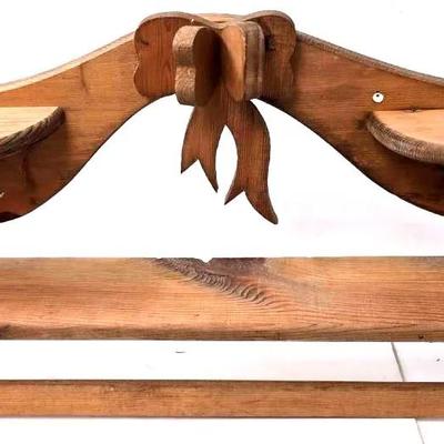 Wooden Wall Quilt Rack with Shelves