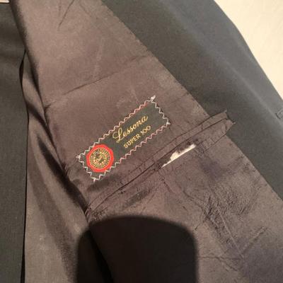 Lessna Mens' Suit