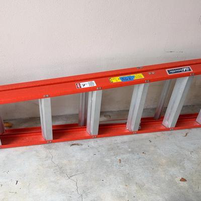 6 Foot Aluminum Ladder By Louisville Ladder