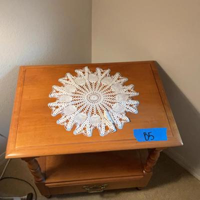 End Table 27 X 20 X 22