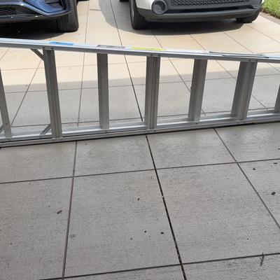 10 Foot Aluminum Ladder By Louisville Ladder
