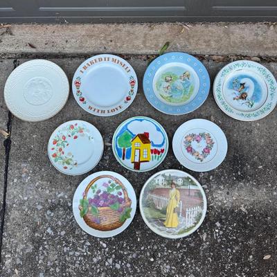 Assorted Avon Plates