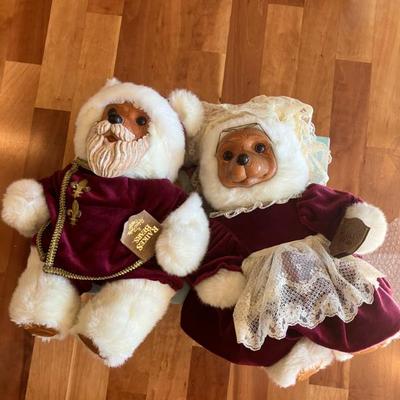 Raikes Bears Santa & Mrs Claus