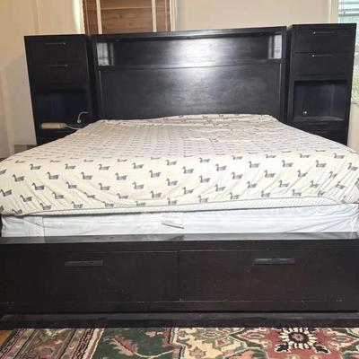 Queen Bedframe With Headboard
