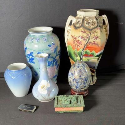 Decorative Vases 