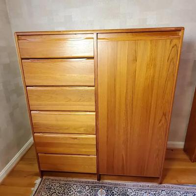 Danish Modern Style Gentleman's Chest, Teak Finish - 41.5x19.5x48" 