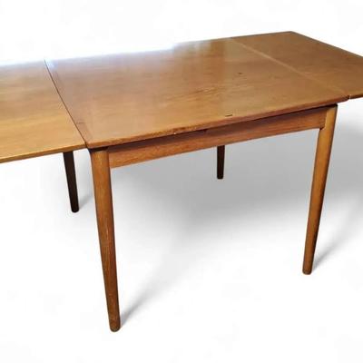 Danish Modern Teak Extension Dining Table, 31.5 - 56.5x31.5x27.5"