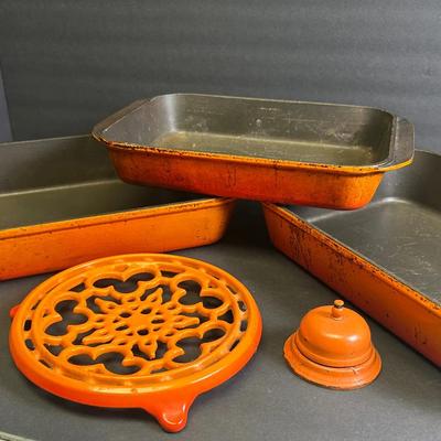 Le Cruset Cast Iron Baking / Roasting Pans - 13" & 10"