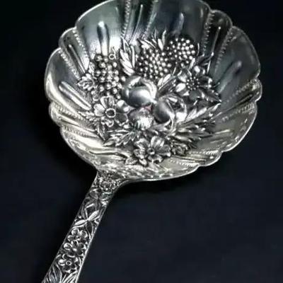 S. Kirk & Son Inc Sterling Silver Repousse Berry Serving Spoon – 9 1/8"