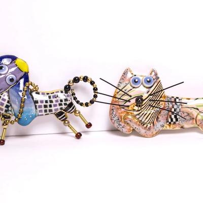 Artisan Jewelry 10 Porcelain Dog & Cat Brooches (2), 2" Long