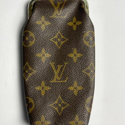 Authenticated Louis Vuitton Kiss Lock Case - 7”