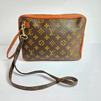 Authenticated Vintage Louis Vuitton Monogram Pochettee - 9.5x1.5x7.5", Strap Drop 16" & 7"