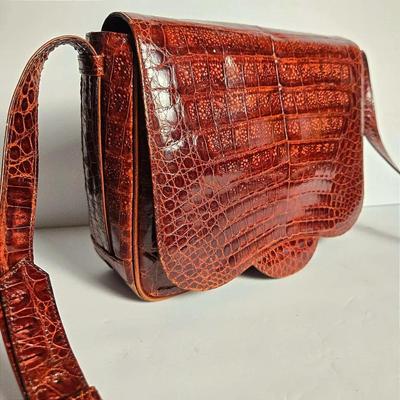 Maxima Italy Burgundy Leather Purse  