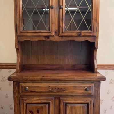 Step Back Kitchen Cabinet - Lit (2pc)