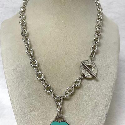 “Tiffany & Co.” 