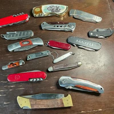 Pocket Knives Lot Of 16